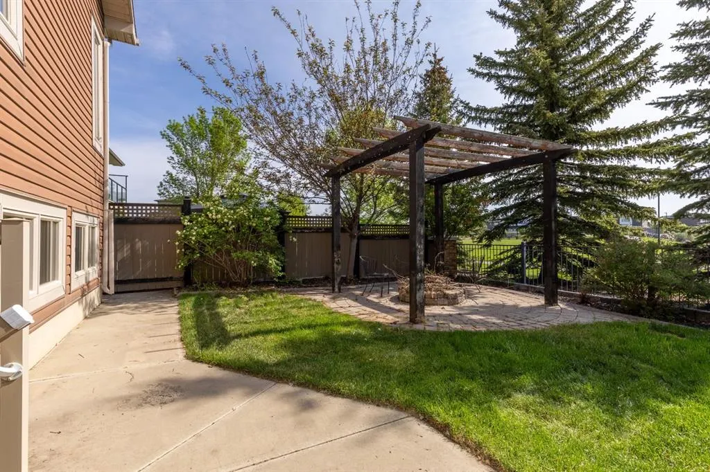 525 Edinburgh Road W