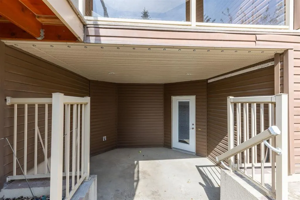 525 Edinburgh Road W