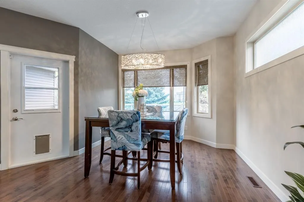 525 Edinburgh Road W