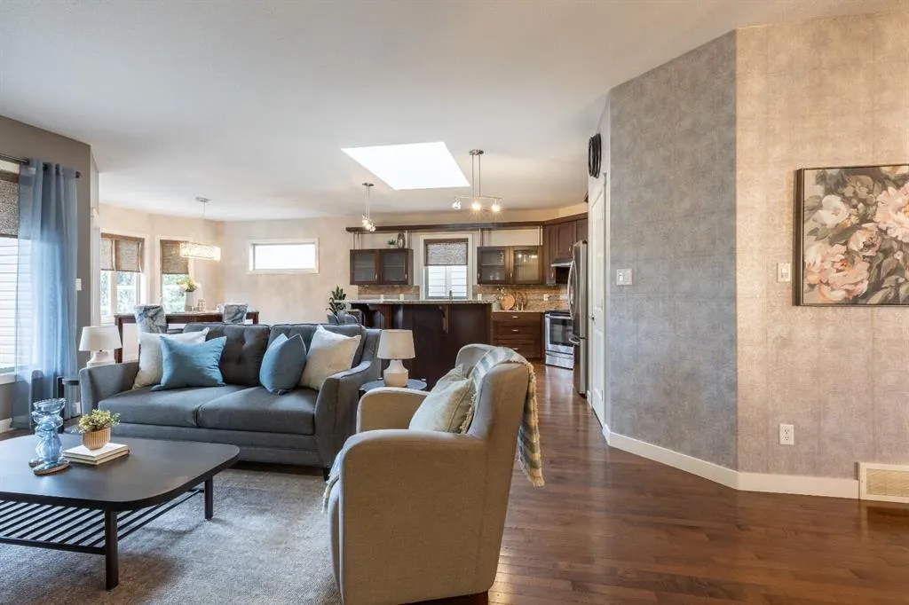 525 Edinburgh Road W