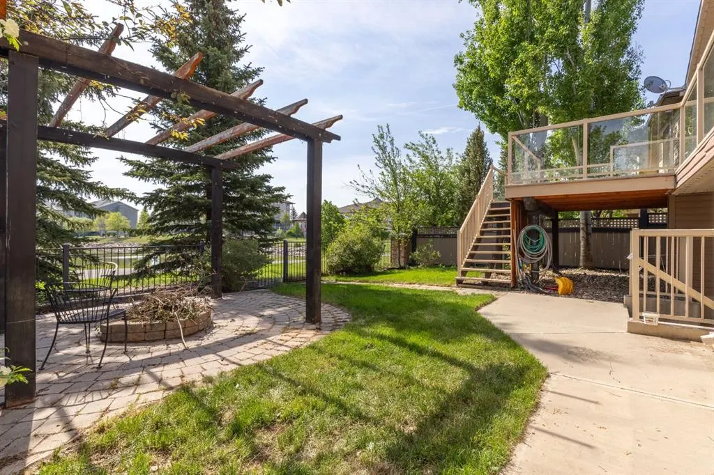 525 Edinburgh Road W