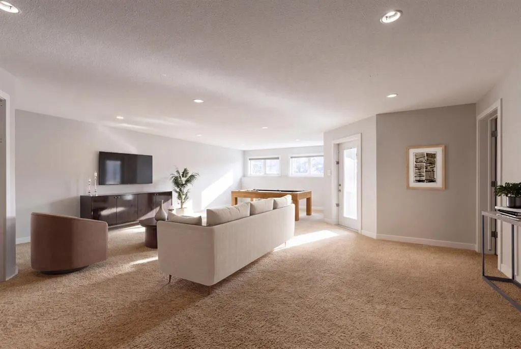 525 Edinburgh Road W