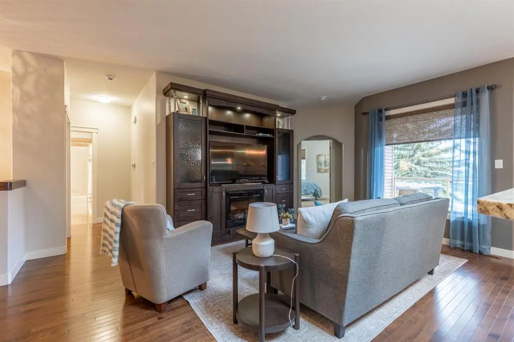 525 Edinburgh Road W
