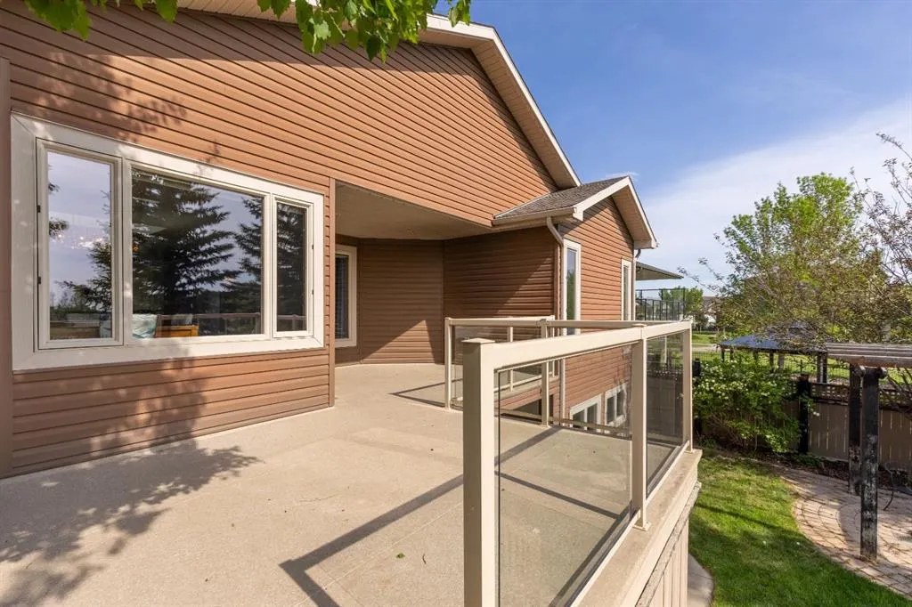525 Edinburgh Road W