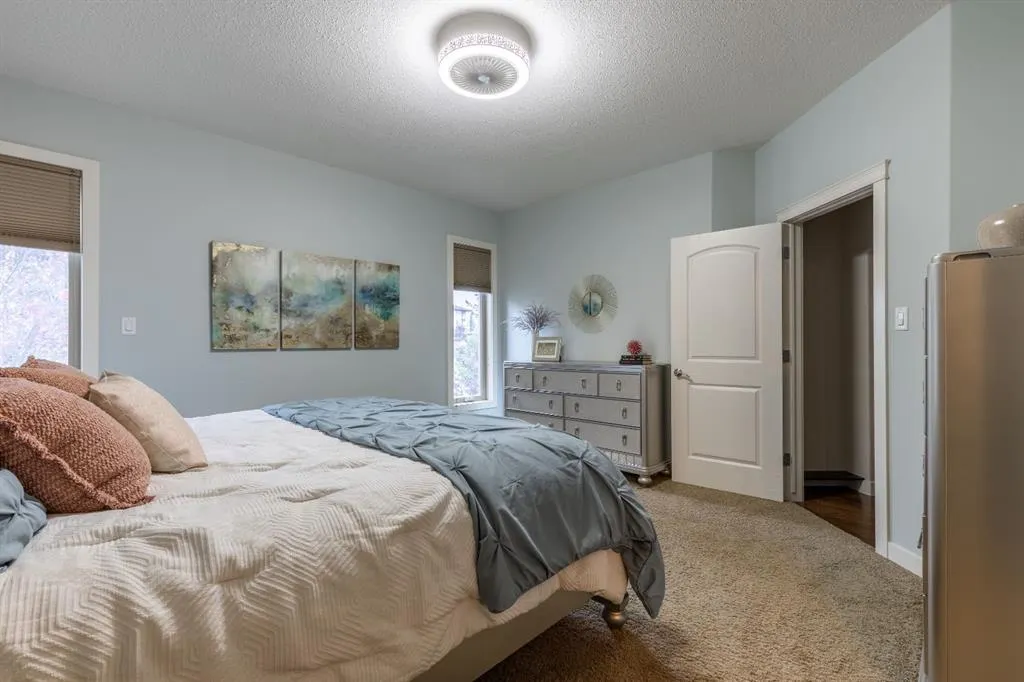 525 Edinburgh Road W