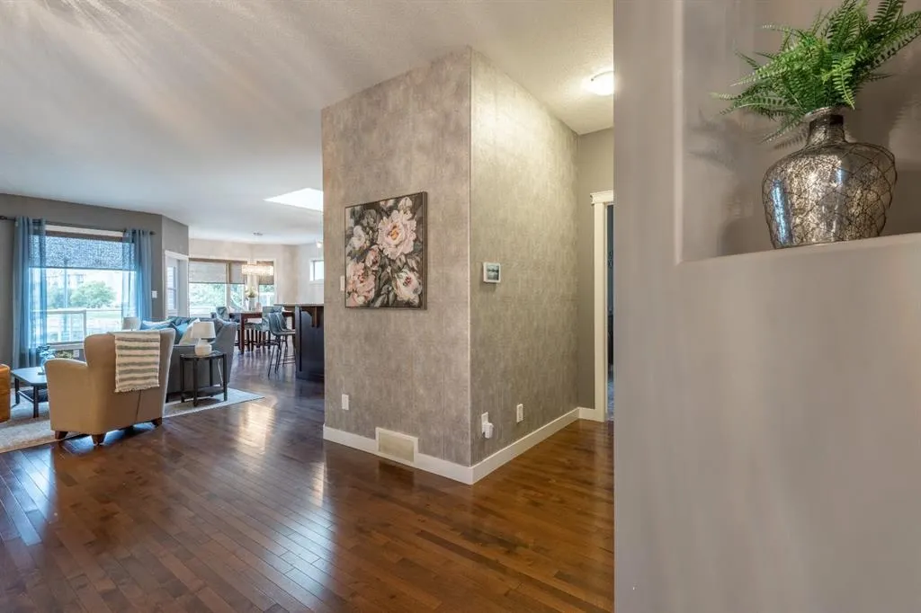 525 Edinburgh Road W