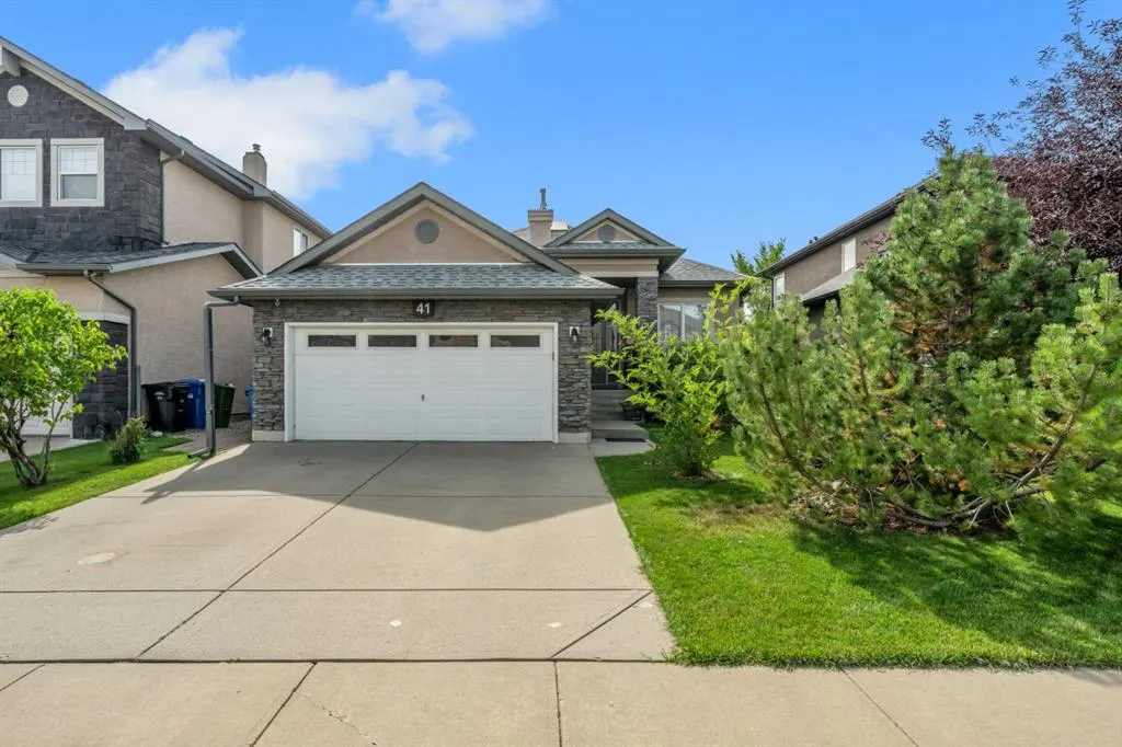 41 Evercreek Bluffs Crescent SW