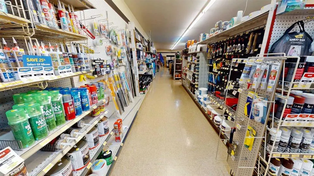 19 Railway Avenue N