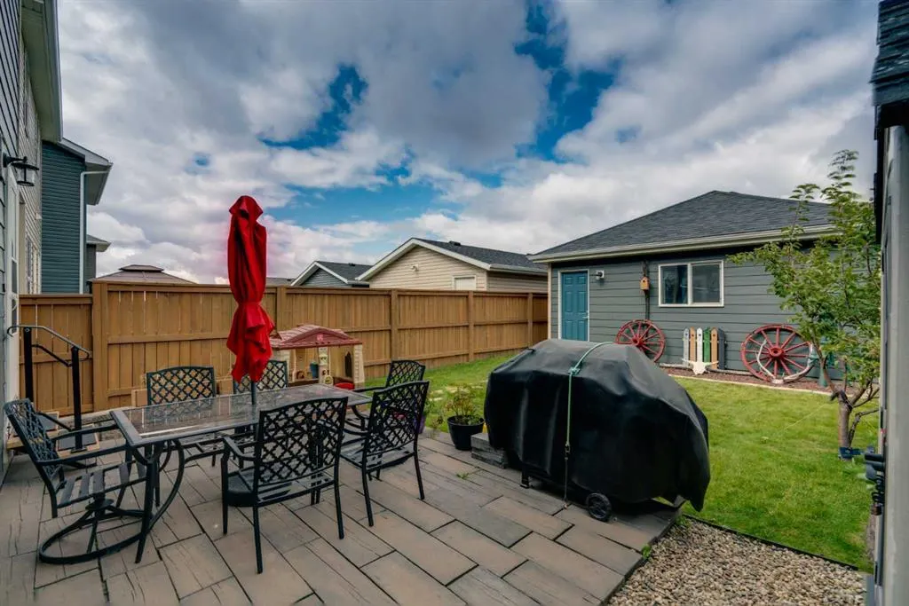 72 Redstone Common NE