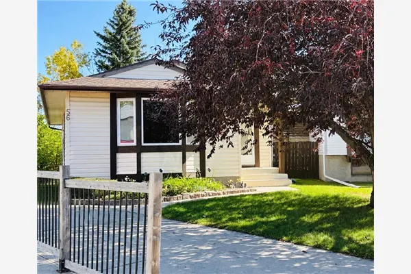 56 Aberfoyle Place NE