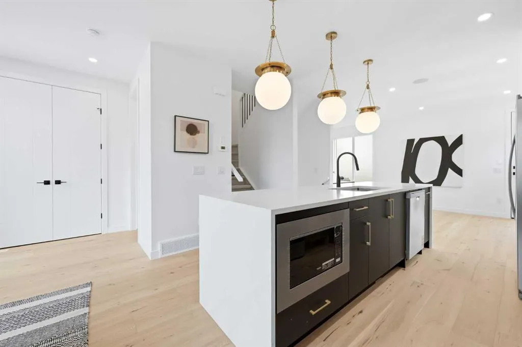 2701 28 Avenue SW #3