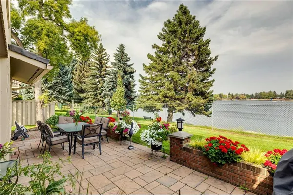 20 Midpark Crescent SE