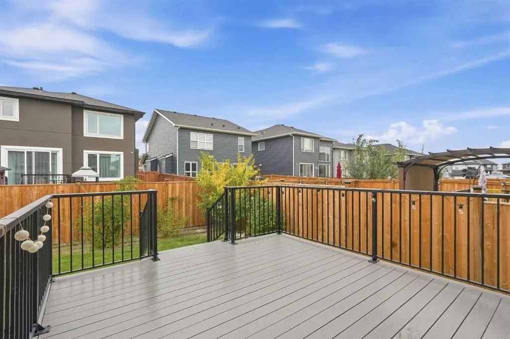 70 Creekside Avenue SW