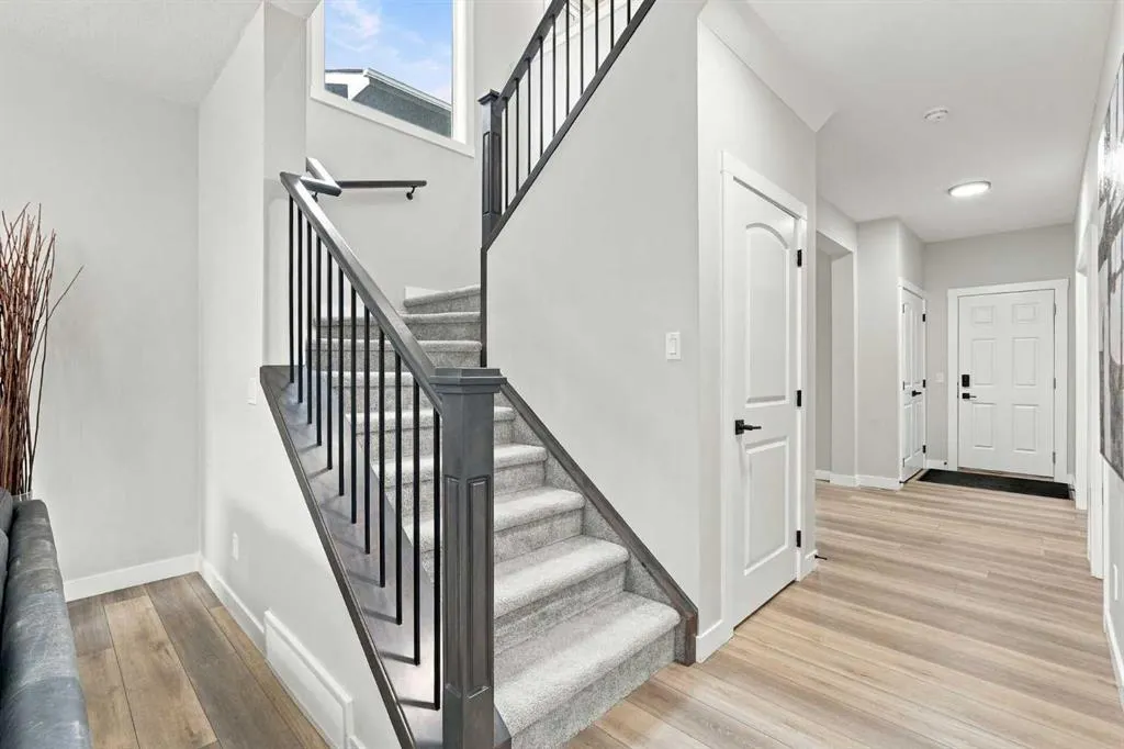 70 Creekside Avenue SW