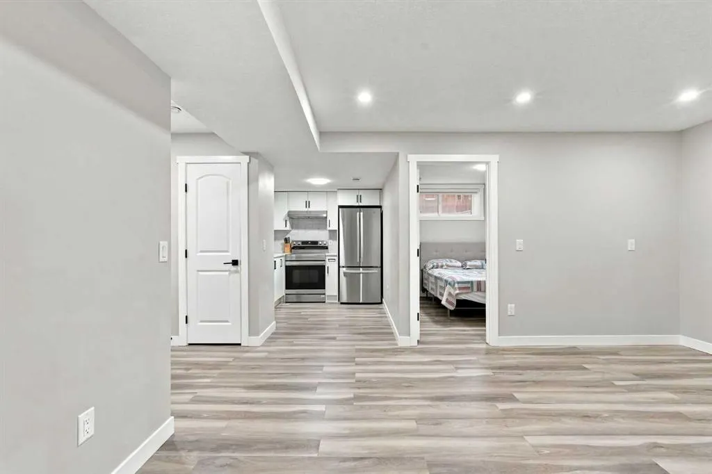 70 Creekside Avenue SW