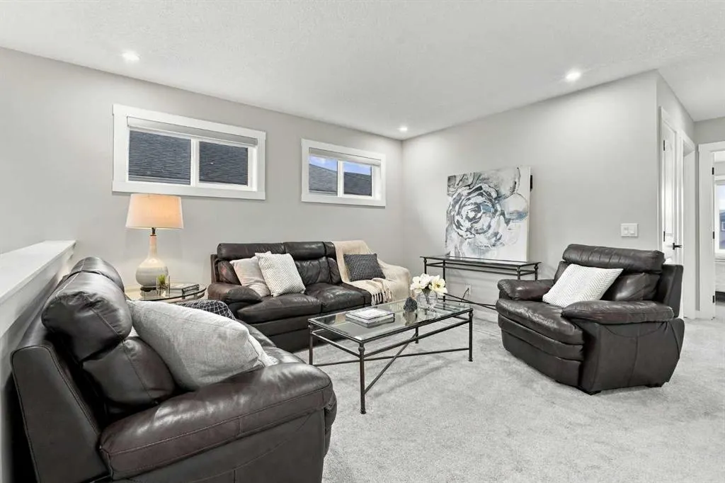70 Creekside Avenue SW