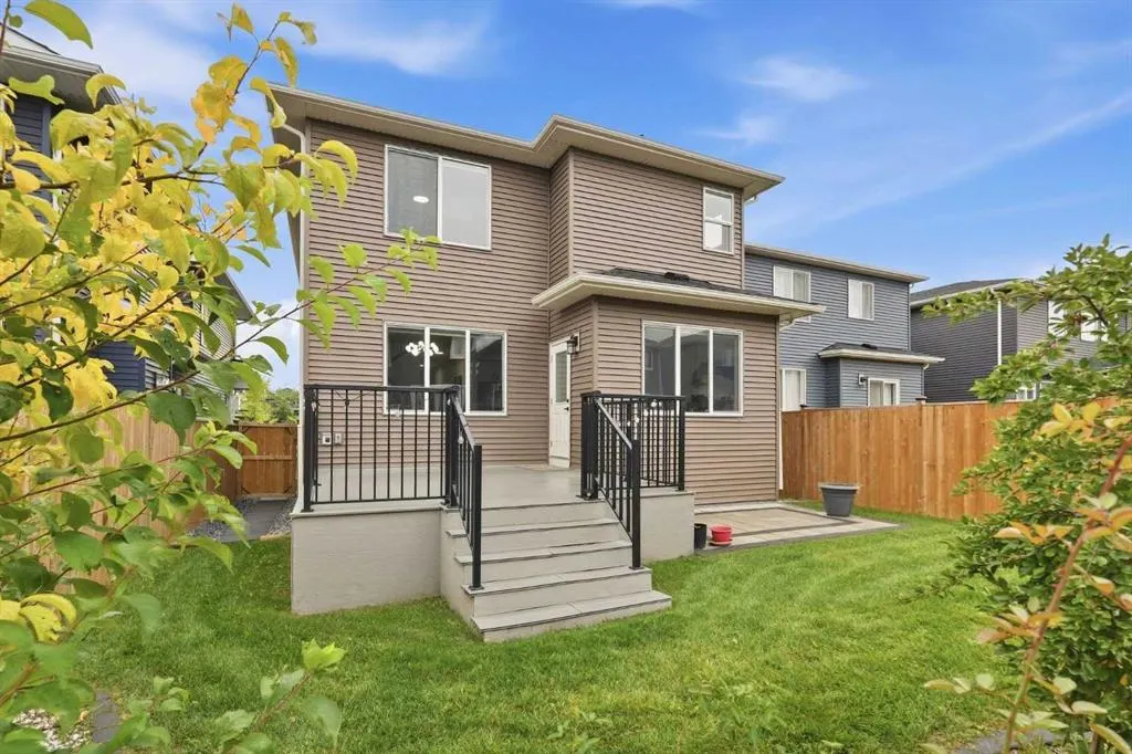 70 Creekside Avenue SW