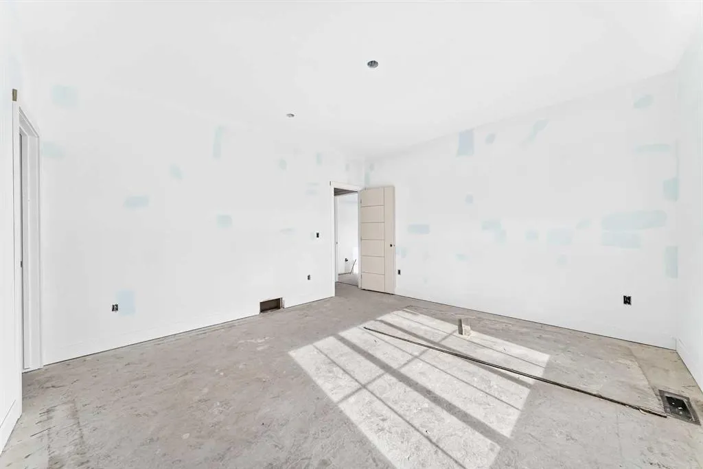564 Livingston Way