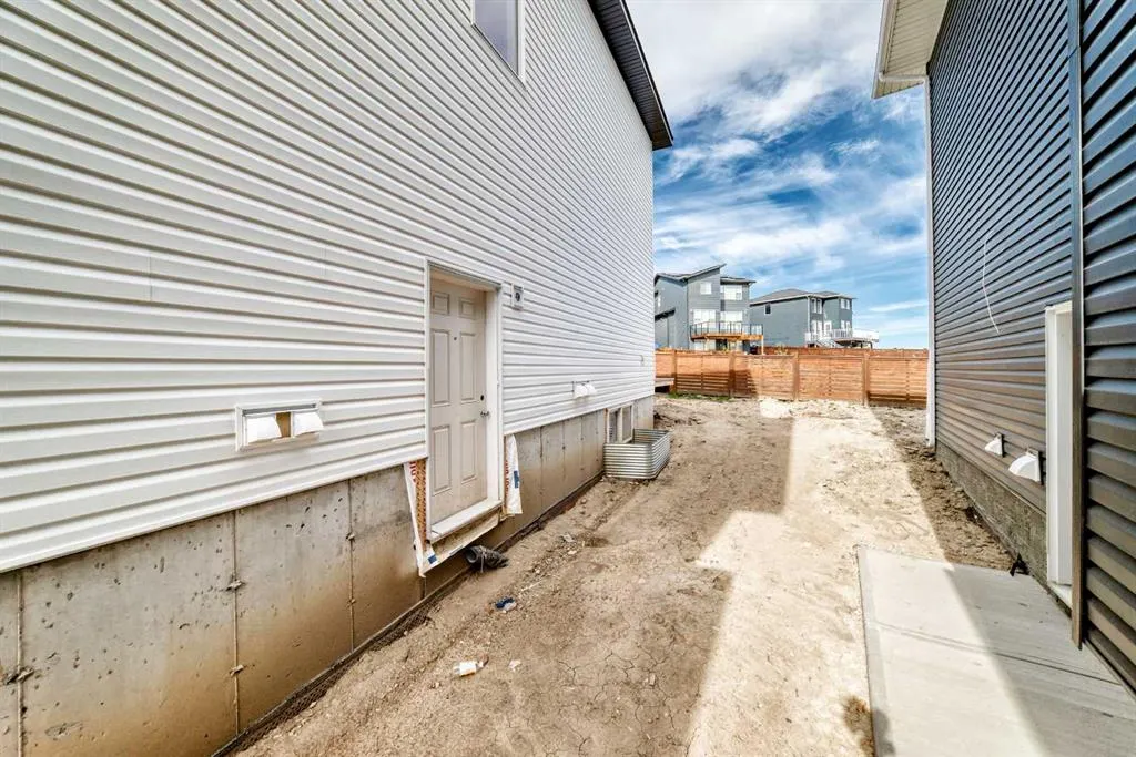 564 Livingston Way