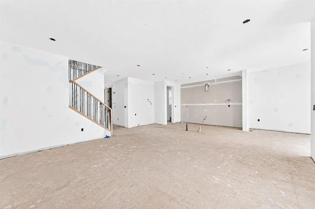 564 Livingston Way
