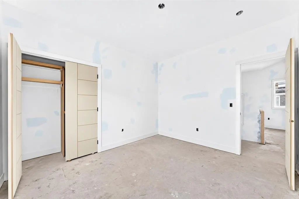 564 Livingston Way