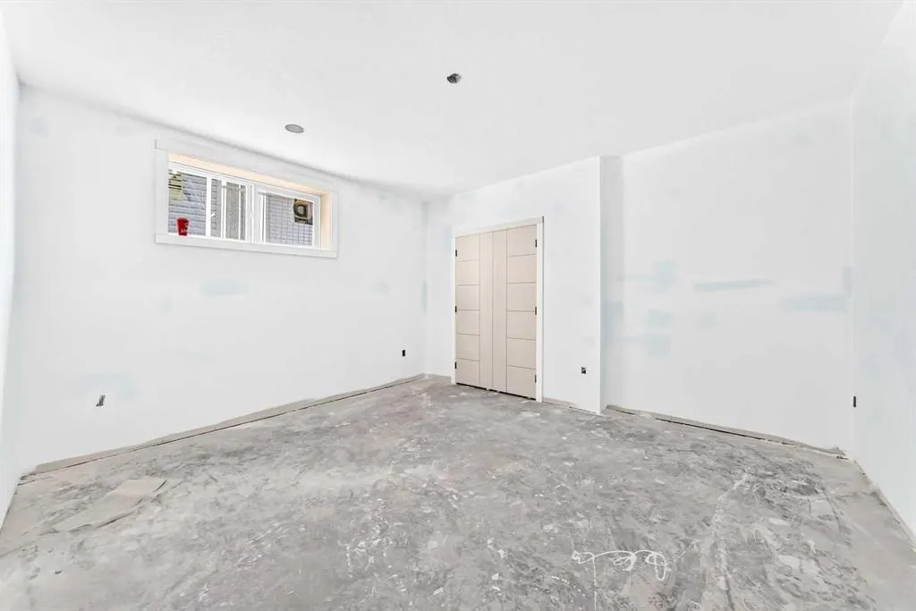 564 Livingston Way