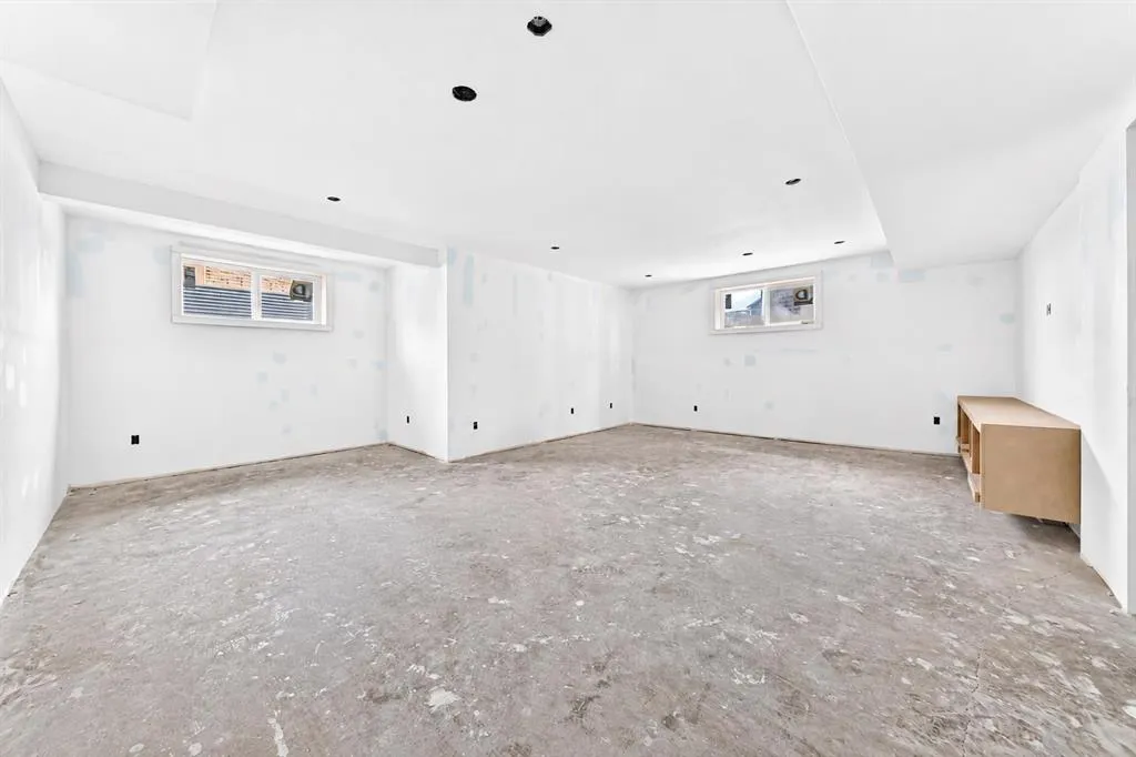 564 Livingston Way