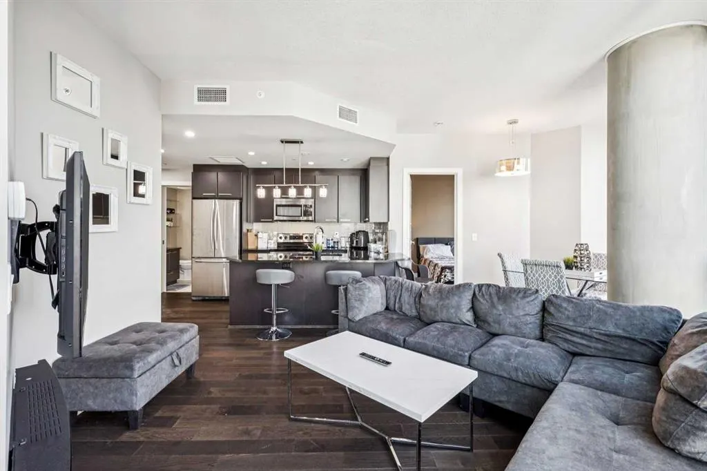 225 11 Avenue SE #1610