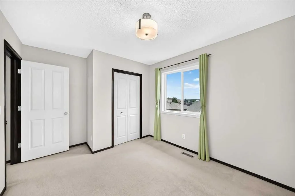 27 Pantego Way NW