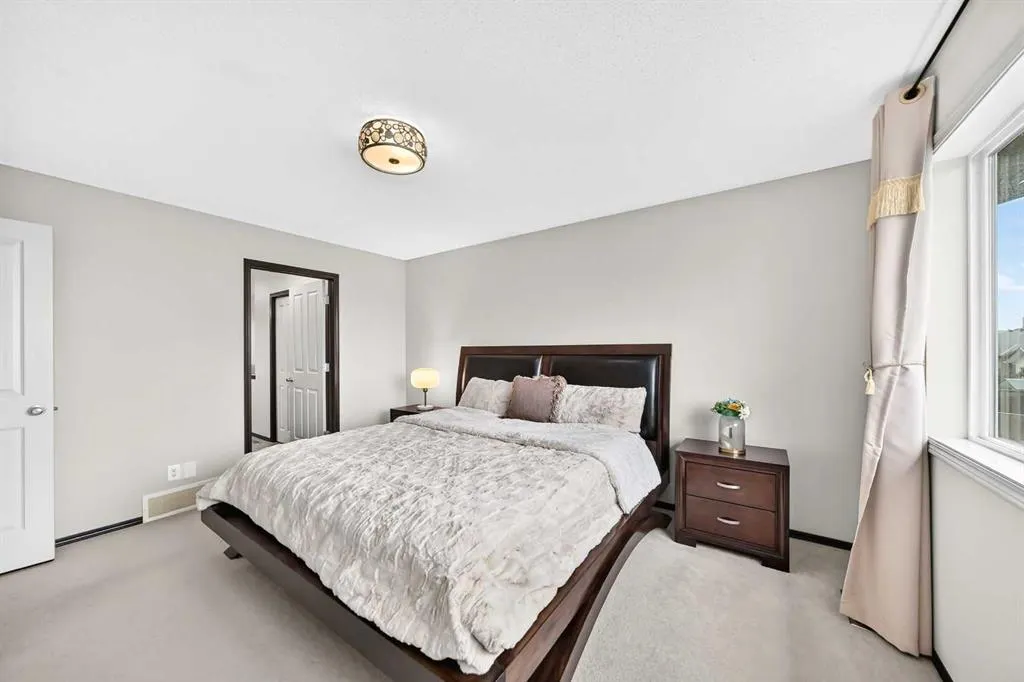 27 Pantego Way NW