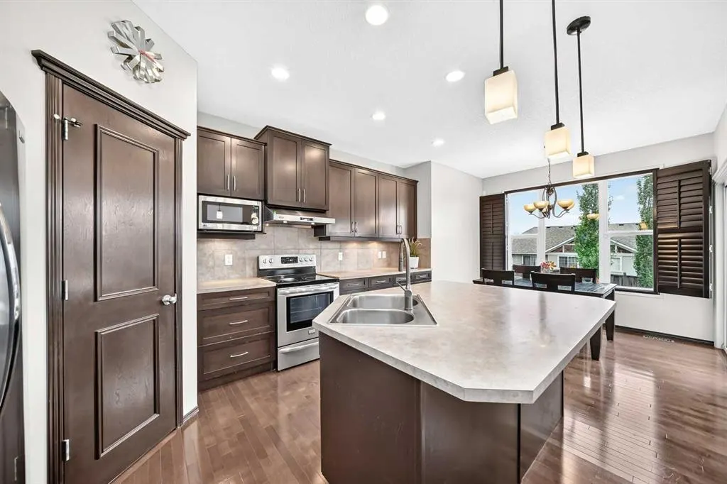 27 Pantego Way NW