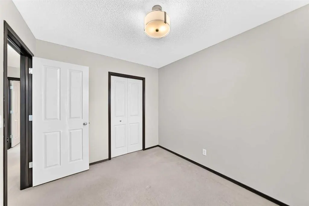 27 Pantego Way NW