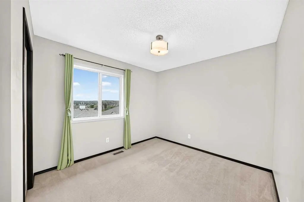 27 Pantego Way NW