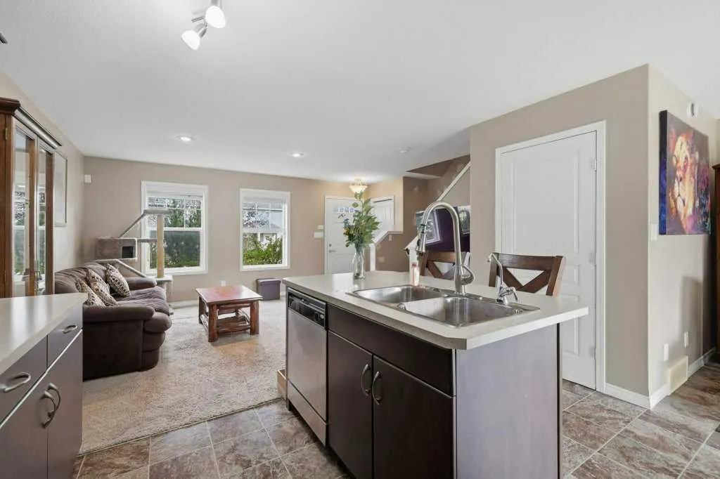 10 Rafferty Court