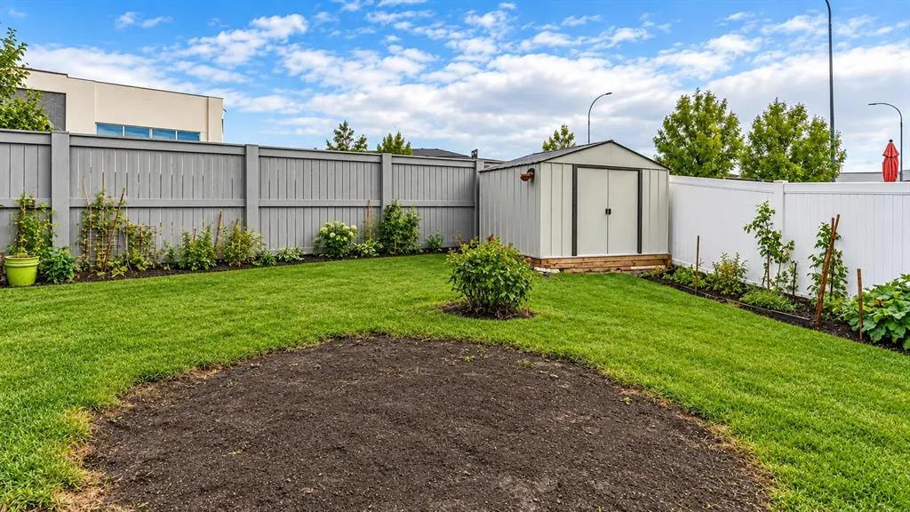 226 Saddlecrest Close