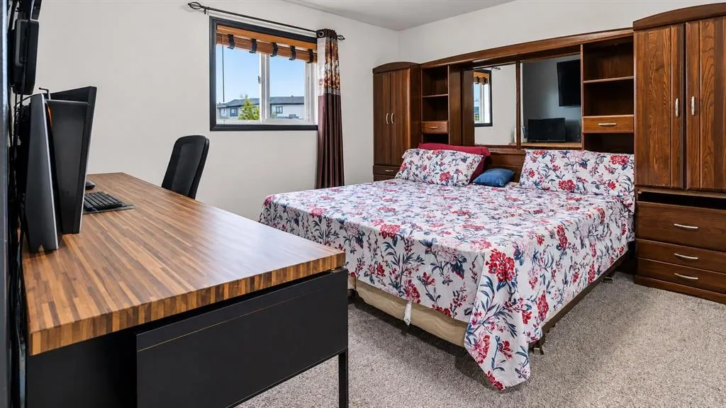 226 Saddlecrest Close