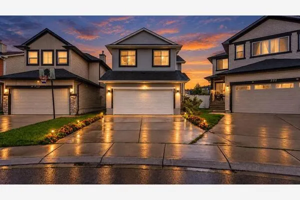 226 Saddlecrest Close