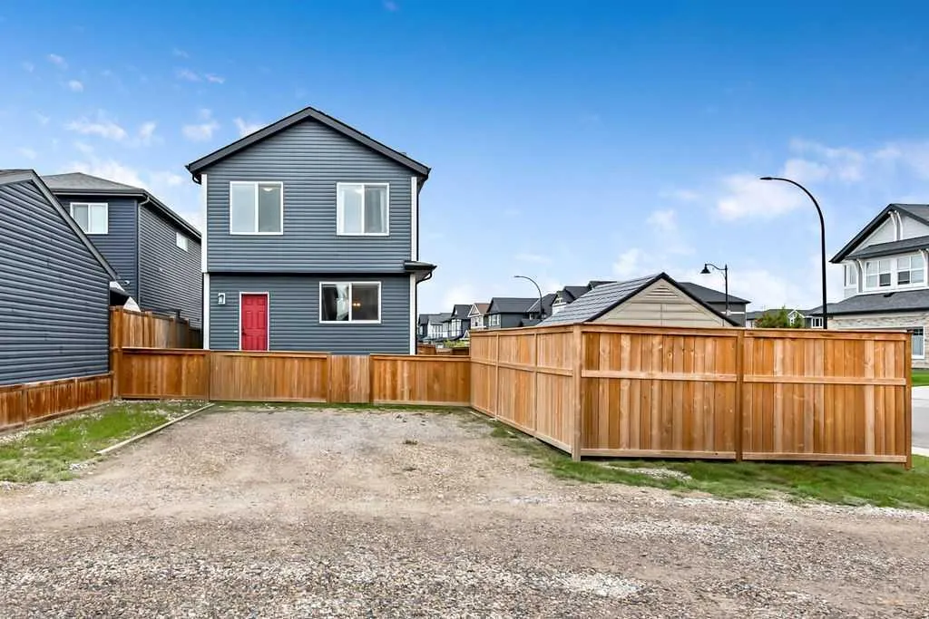 86 Legacy Glen Way SE