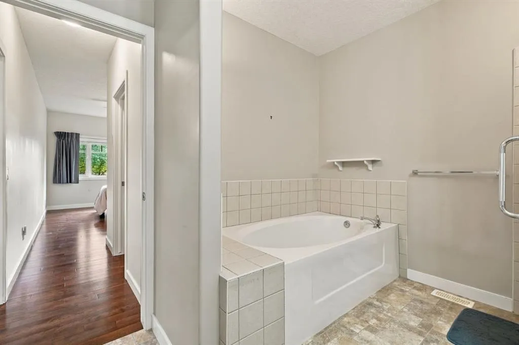 272 Bridle Estates Road SW