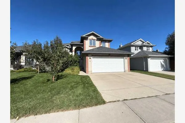 76 Valley Creek Crescent NW