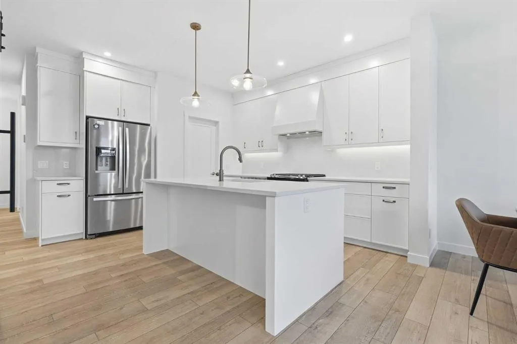 110 Rowley Way NW
