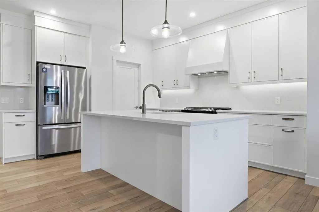 110 Rowley Way NW