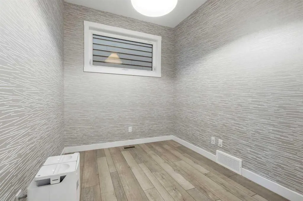 110 Rowley Way NW