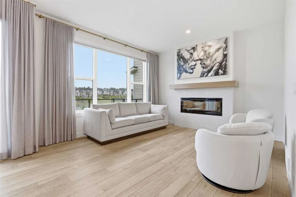 110 Rowley Way NW