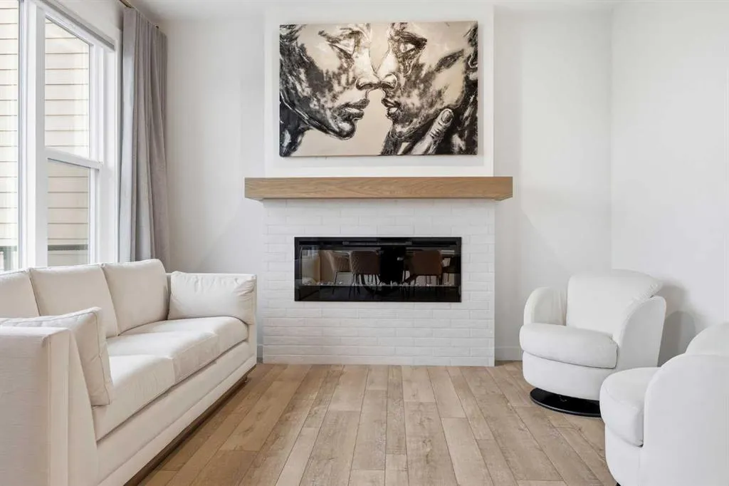 110 Rowley Way NW