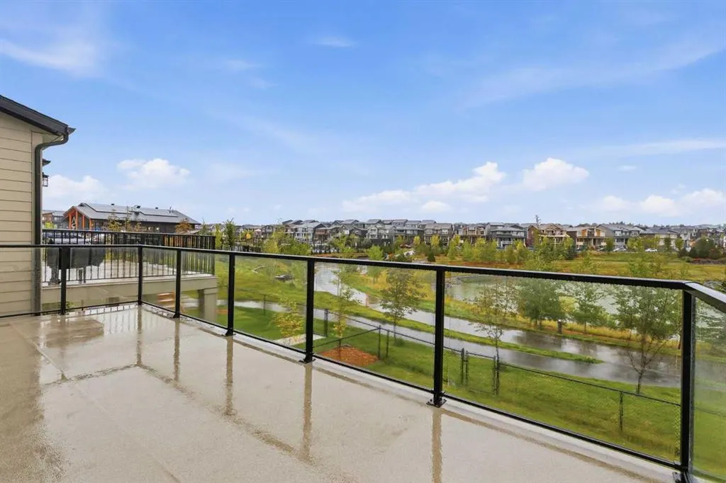 110 Rowley Way NW