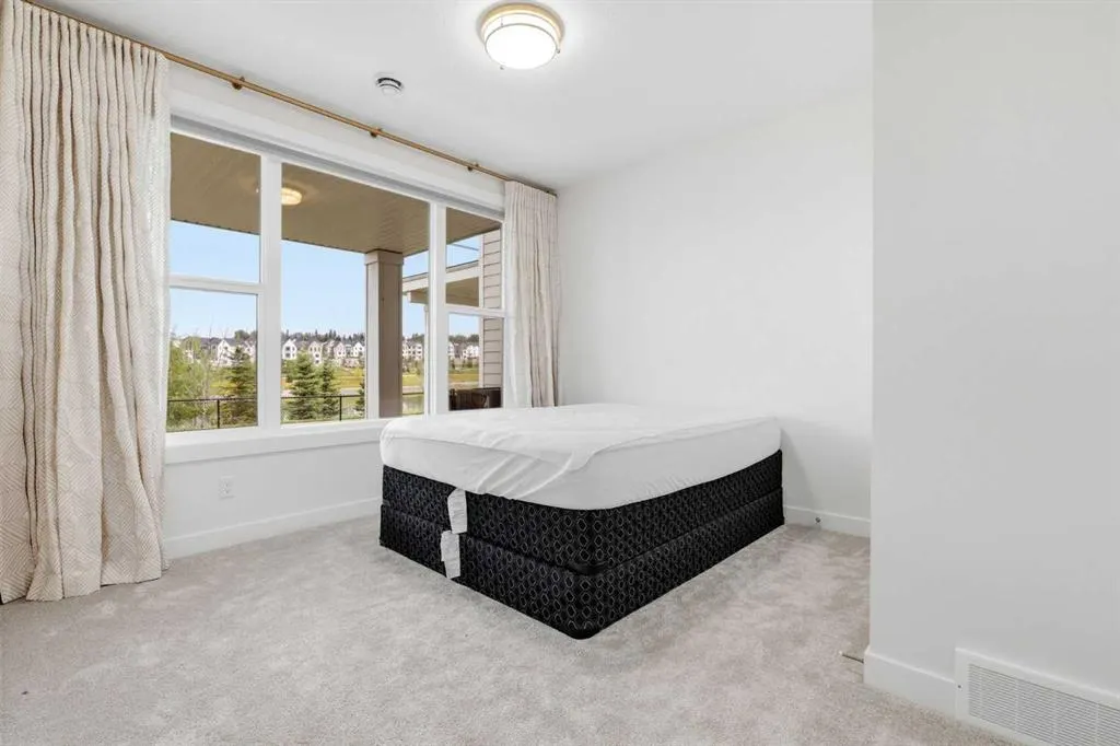 110 Rowley Way NW