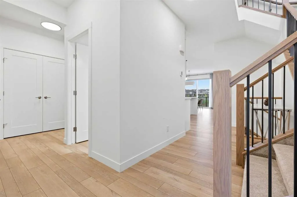 110 Rowley Way NW