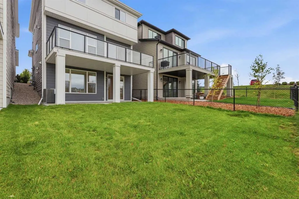 110 Rowley Way NW
