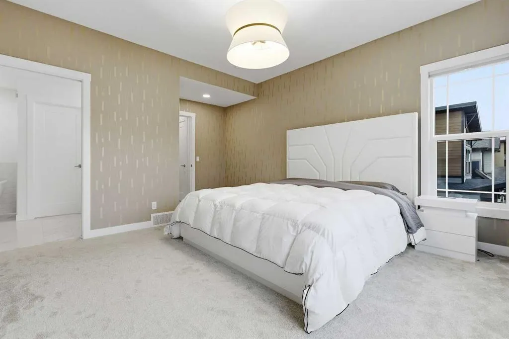 110 Rowley Way NW
